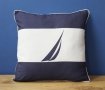 Подушка декоративная Nautica Home. Sail Lacivert бело-синего цвета