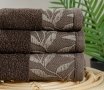 Полотенце махровое Home Line. Флора коричневого цвета