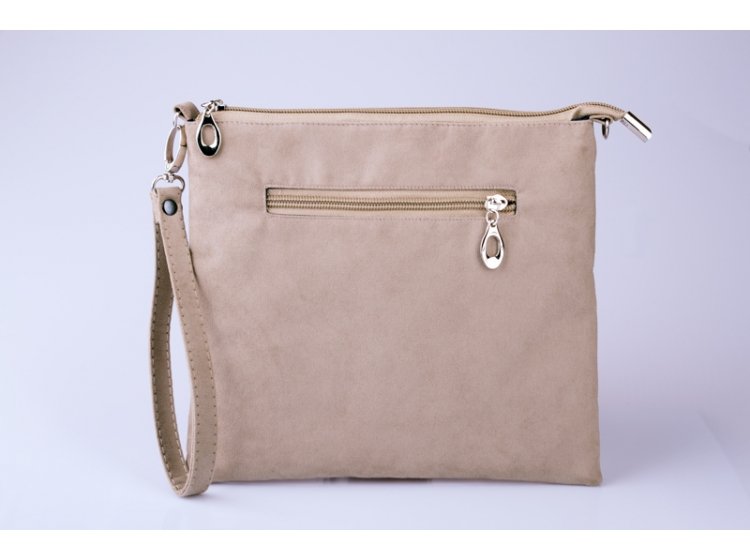 обратная сторона клатча с наружным карманом бежевый