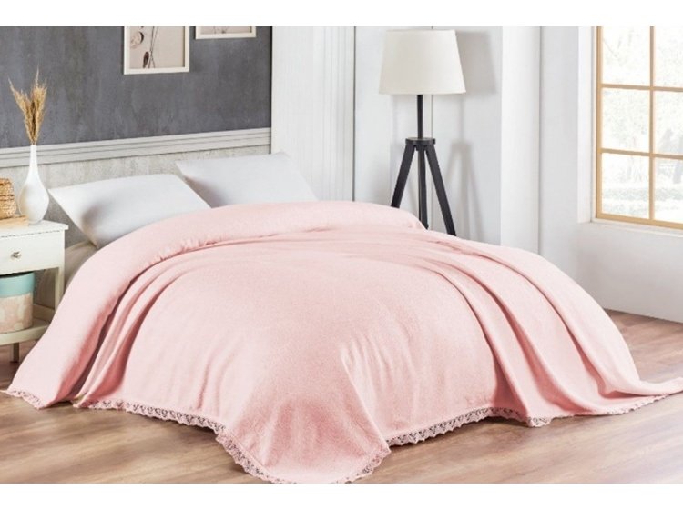 Жаккардовое покрывало DO&CO. Pembe