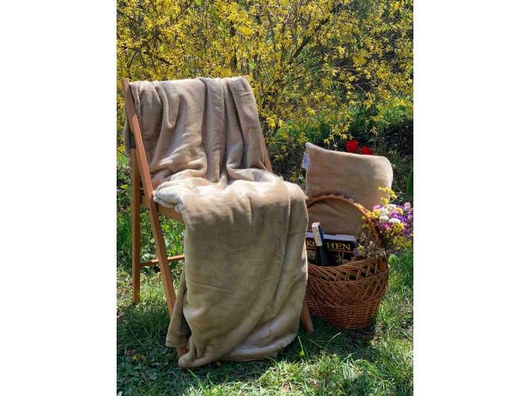 Набор для путешествий плед с подушкой Novita. Beige