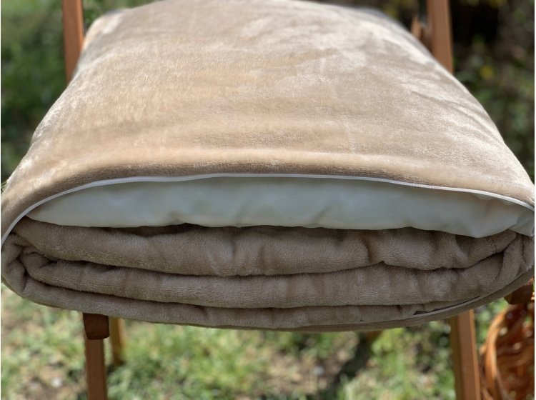 Набор для путешествий плед с подушкой Novita. Beige в собранном виде