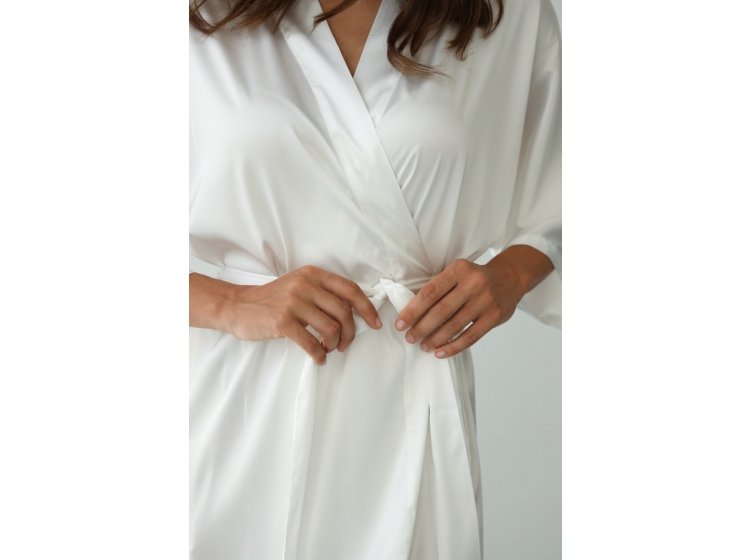 Халат женский шелковый German Volf. Кимоно 24063 белого цвета