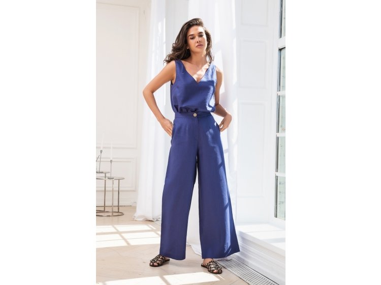 Костюм женский брючный льняной German Volf. 2810 синего цвета