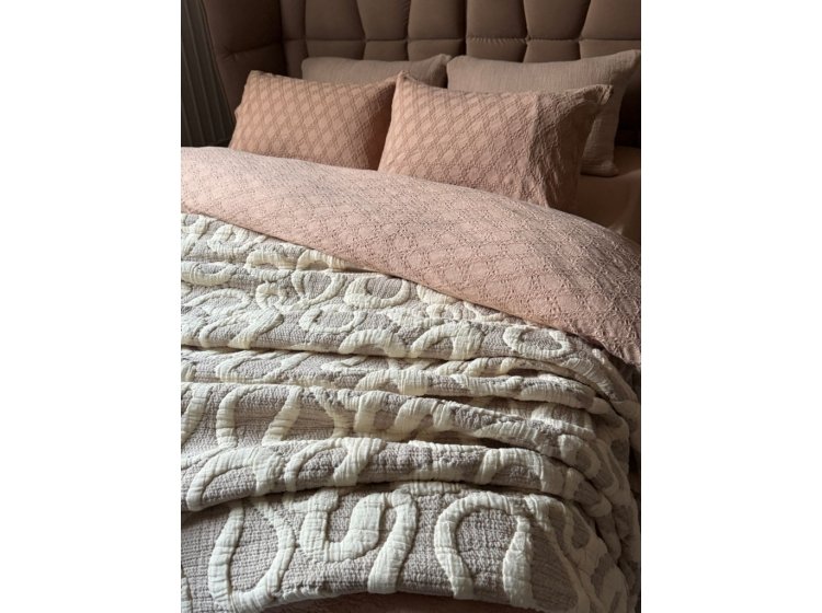 Муслиновое покрывало с наволочками Saheser. Mervis bej