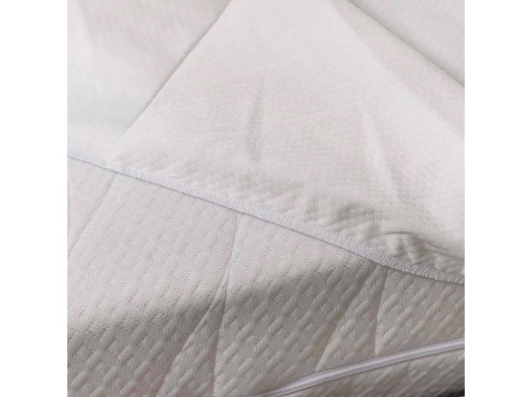 Наматрасник водонепронецаемый Viluta. Трикотаж с бортом