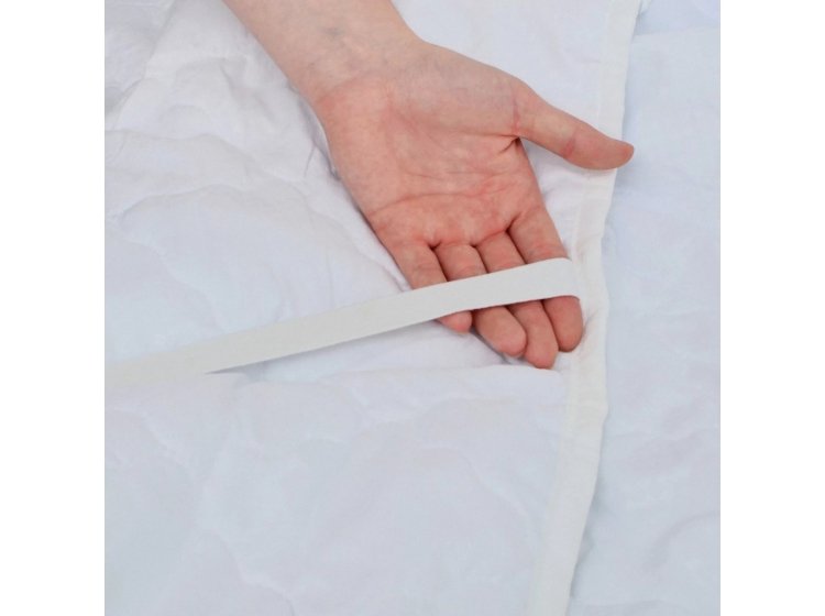 Наматрасник стеганный Viluta. Микрофибра на резинках