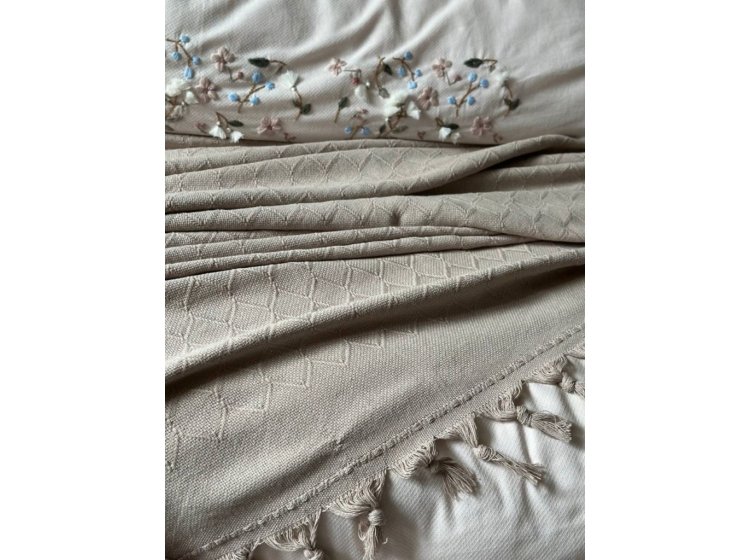 Натуральный плед-пике с бахромой Saheser. Bari bej