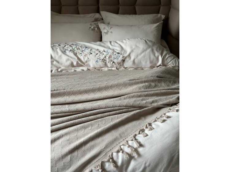 Натуральный плед-пике с бахромой Saheser. Bari bej