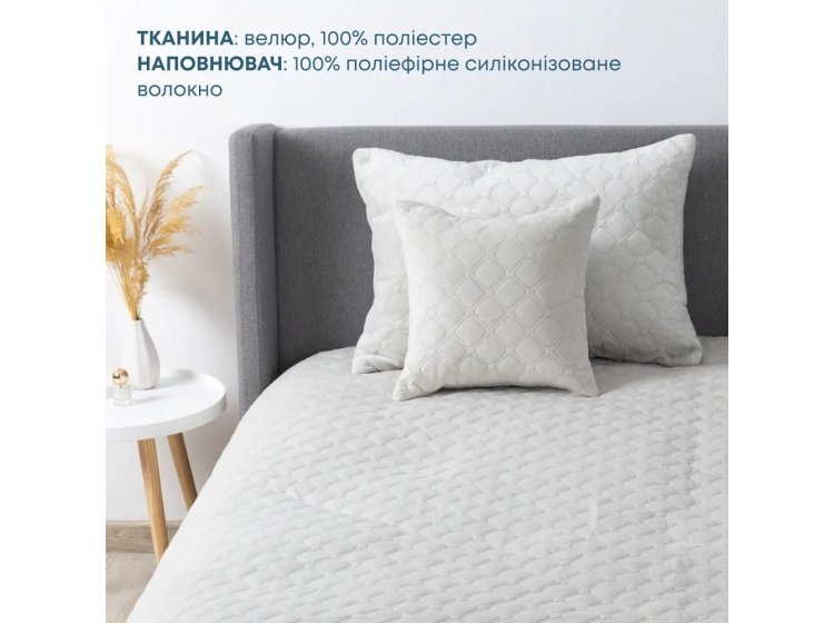 Покрывало ТЕП. Велюровое светло-серого цвета