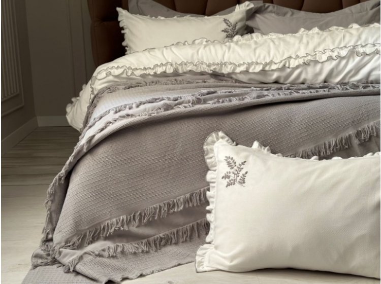 Постельное белье Saheser. Brianna grey хлопок с вышивкой и пике