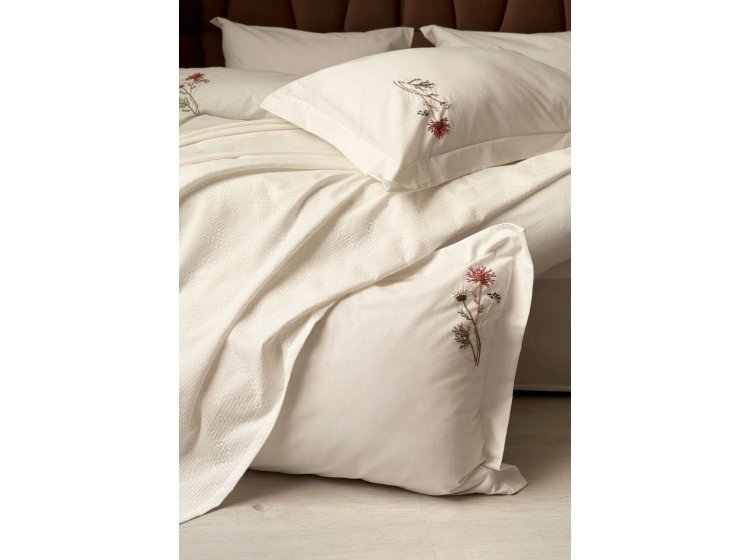 Постельное белье Saheser. Noris cream хлопок с вышивкой и пике