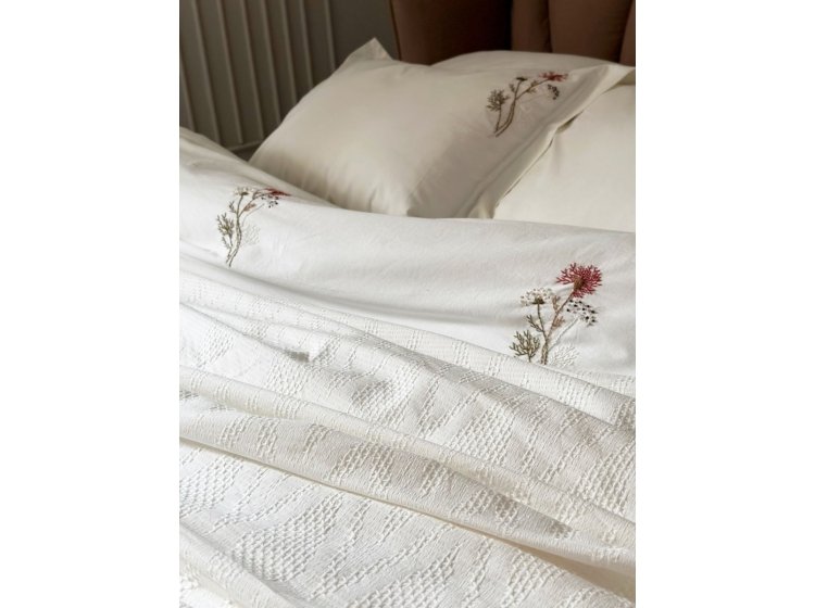 Постельное белье Saheser. Noris cream хлопок с вышивкой и пике