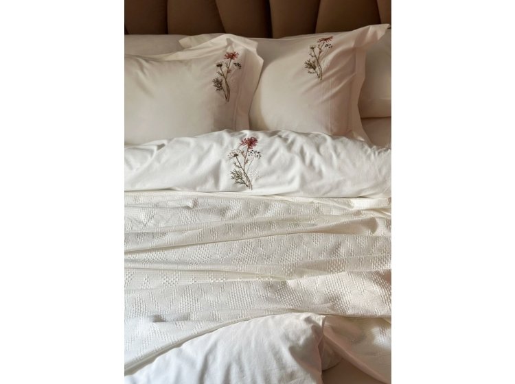 Постельное белье Saheser. Noris cream хлопок с вышивкой и пике