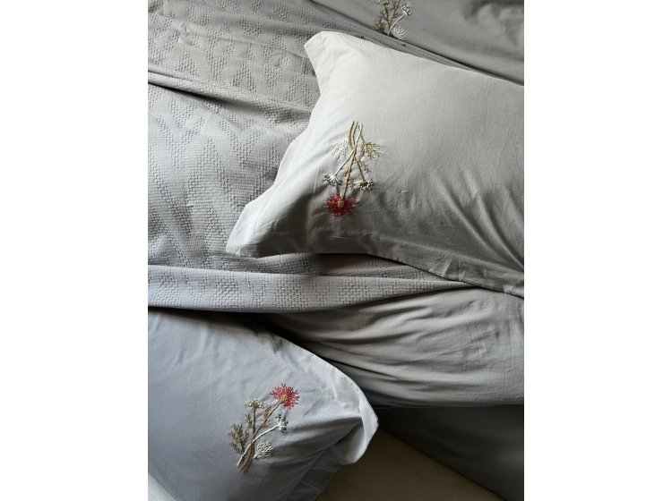 Постельное белье Saheser. Noris grey хлопок с вышивкой и пике
