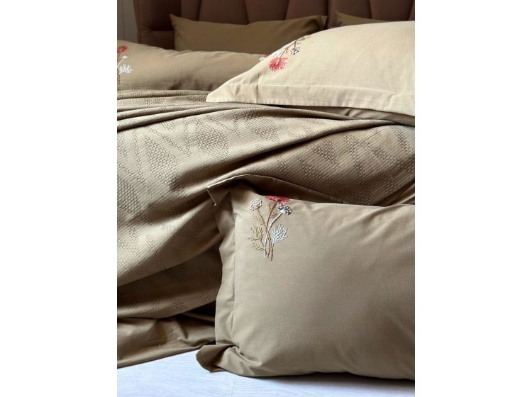 Постельное белье Saheser. Noris khaki хлопок с вышивкой и пике