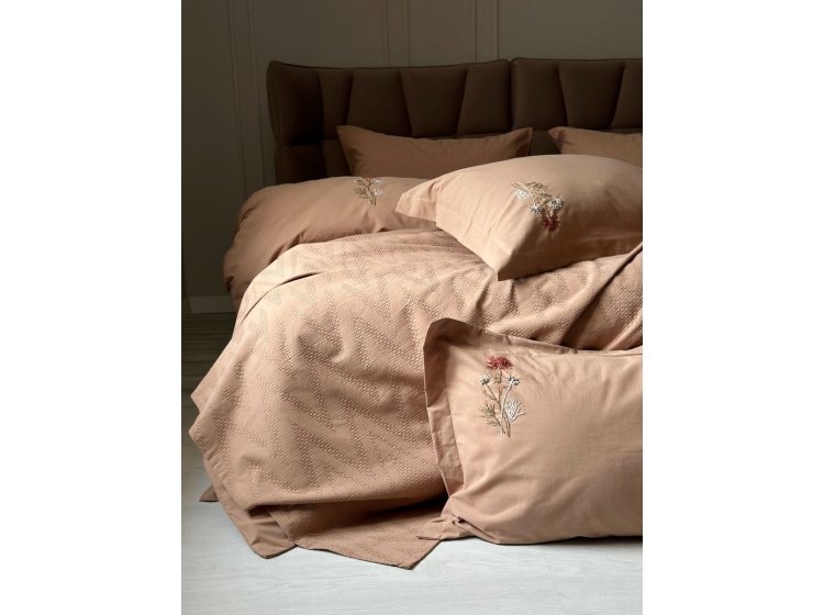 Постельное белье Saheser. Noris mustard хлопок с вышивкой и пике