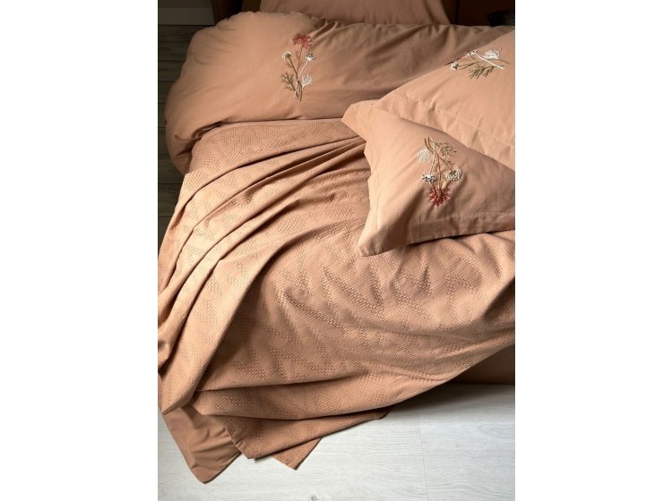 Постельное белье Saheser. Noris mustard хлопок с вышивкой и пике