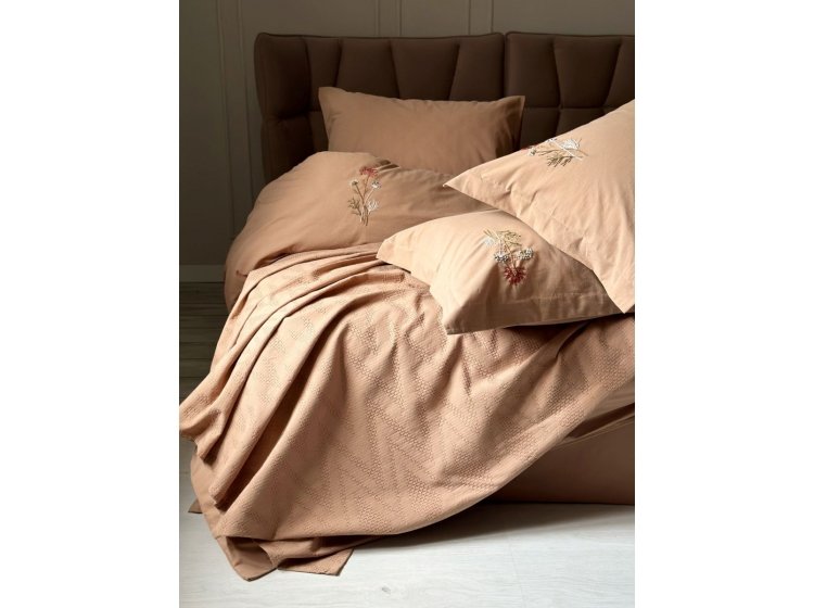 Постельное белье Saheser. Noris mustard хлопок с вышивкой и пике