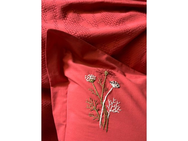 Постельное белье Saheser. Noris vermilion хлопок с вышивкой и пике