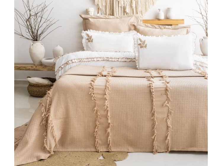 Постельное белье Saheser. Brianna beige хлопок с вышивкой и пике