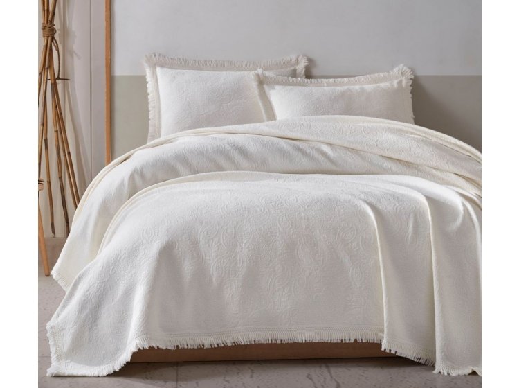 Жаккардовое покрывало с наволочками Saheser. Grace cream