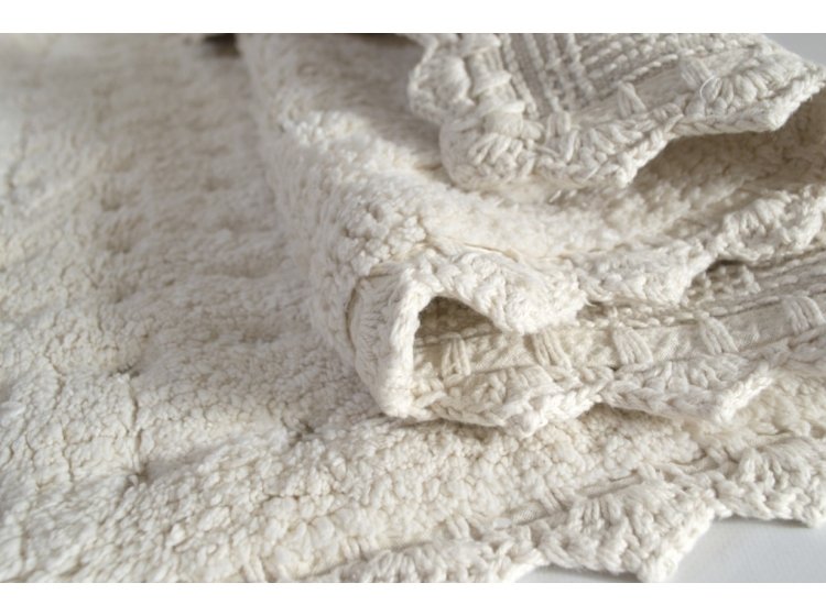 Коврик Irya. Garnet krem кремового цвета