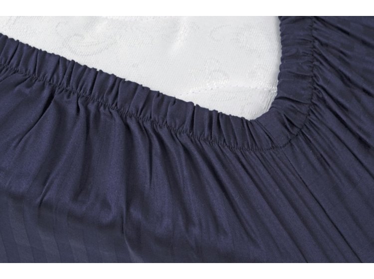 Простынь на резинке Iris Home. Отель Сатин страйп темно-синего цвета