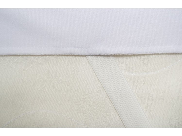 Наматрасник Maxstyle. Влагонепроницаемый на резинках