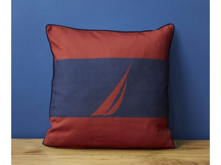 Подушка декоративная Nautica Home. Sail Kirmizi красно-синего цвета