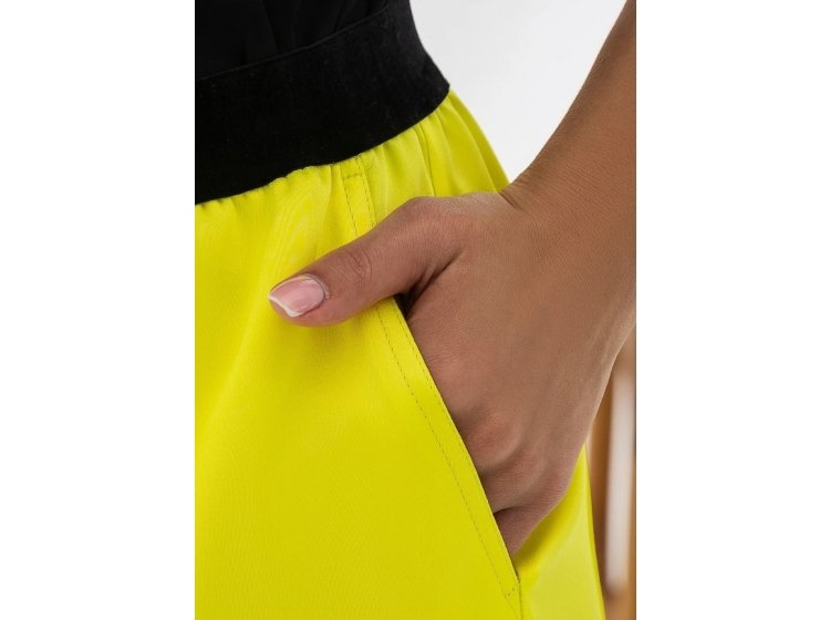 Брюки женские атласные German Volf. 21068-3 желтого цвета