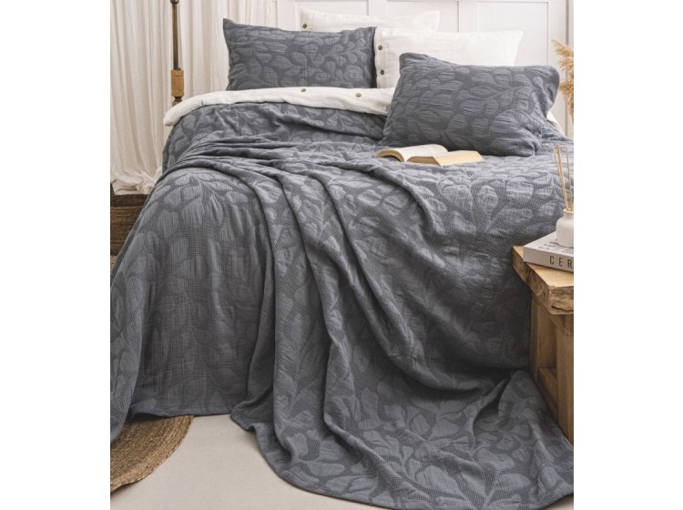 Жаккардовое покрывало с наволочками Saheser. Bambi antrasit