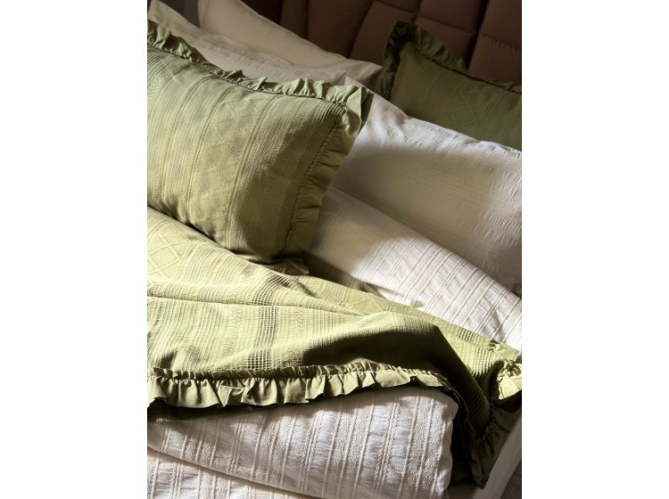 Жаккардовое покрывало с наволочками Saheser. Tziana khaki