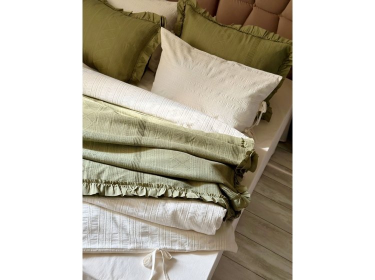 Жаккардовое покрывало с наволочками Saheser. Tziana khaki